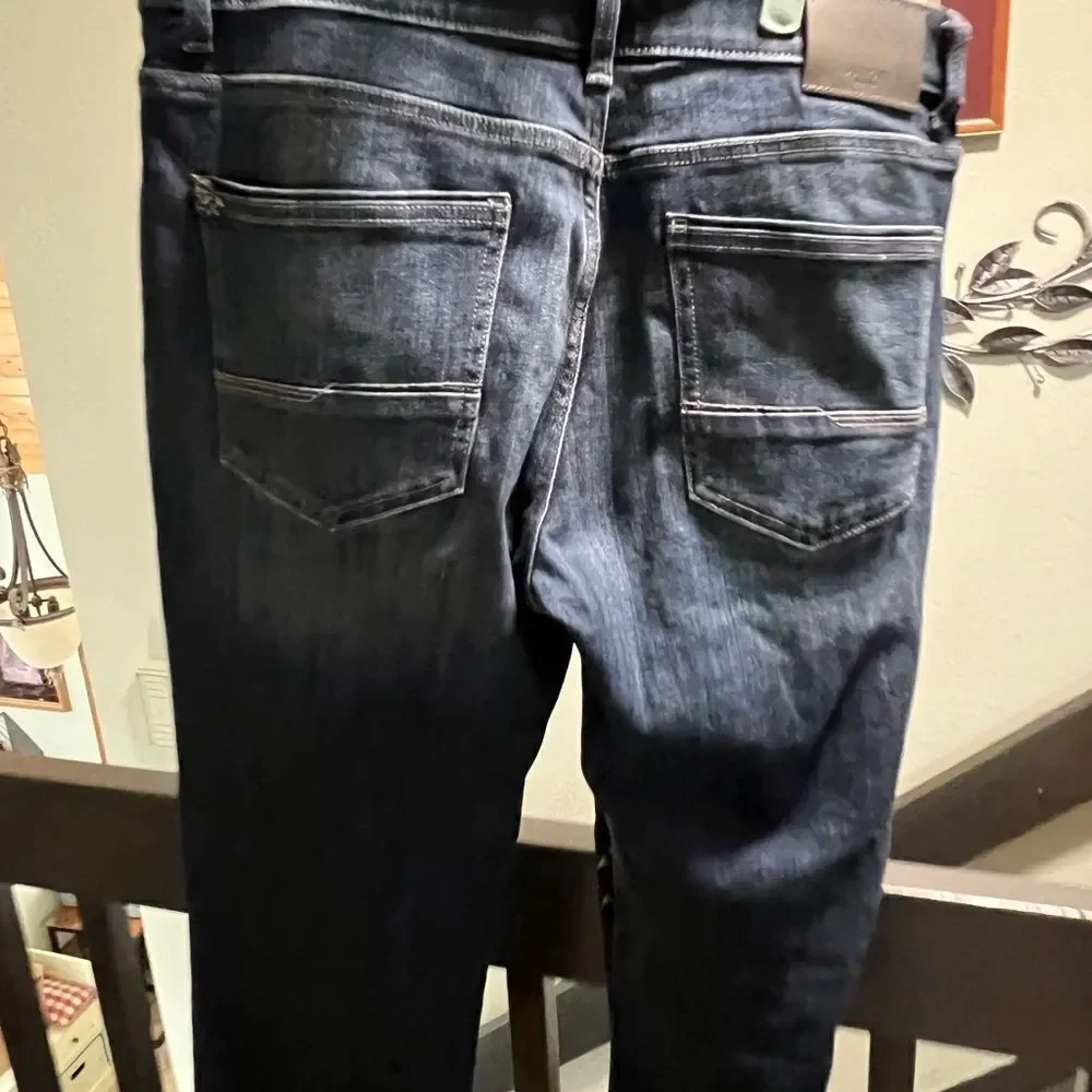 NWOT. Buckle Outpost Makers Dark Wash Blue Jeans 34 x 32 #JTB023
